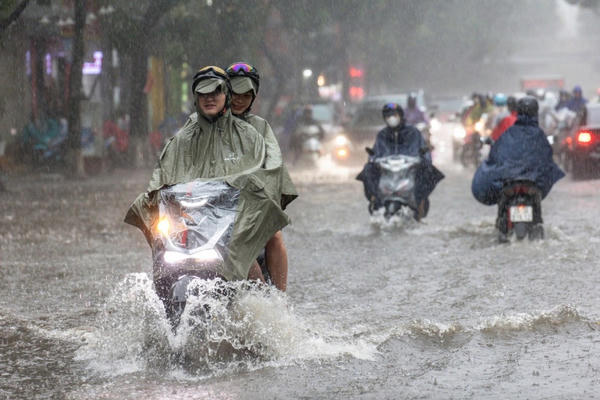 Thời tiết ngày 27/6: Miền Bắc và Hà Nội có mưa to, nhiều nơi có nguy cơ xảy ra lũ quét, sạt lở Thời tiết ngày 27/6: Miền Bắc và Hà Nội có mưa to, nhiều nơi có nguy cơ xảy ra lũ quét, sạt lở