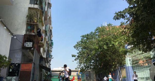 Chung cư nghiêng dọa sập "bất thình lình", yêu cầu di dân khẩn cấp