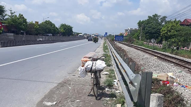 Mẹ của ca sĩ Châu Việt Cường tử vong khi nhặt ve chai ở đường ray tàu hỏa