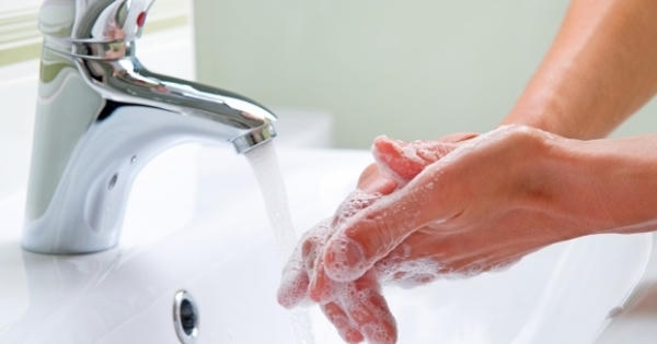 Mỹ cấm sử dụng xà phòng diệt khuẩn vì gây hại cho da