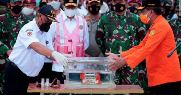 Indonesia tìm thấy hộp đen máy bay Sriwijaya Air bị tai nạn