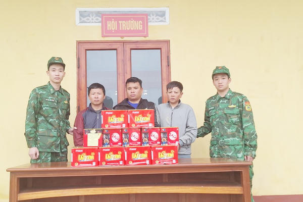 Quảng Ninh: Bắt giữ đối tượng vận chuyển trái phép pháo nổ