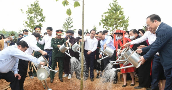 "Vì một Việt Nam xanh" "Vì một Việt Nam xanh"
