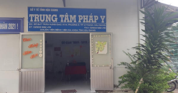 Kỷ luật Cảnh cáo Giám đốc Trung tâm Pháp Y tỉnh Hậu Giang
