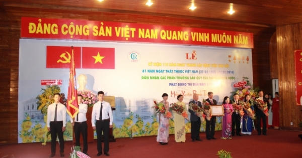 Bệnh viện Chợ Rẫy đón nhận Huân chương Lao động hạng Nhất