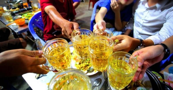 Báo động trẻ hóa tuổi uống rượu bia