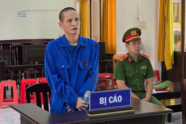 Em rể lãnh án 14 năm tù vì vác dao “xử” hai người chị vợ do bị nghi ngờ đập chết 02 con gà con