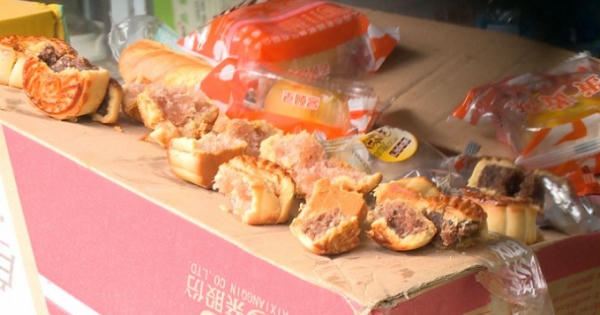 Giật mình với bánh trung thu siêu rẻ