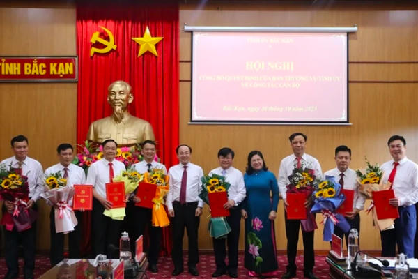 Bắc Kạn điều động, bổ nhiệm nhiều cán bộ lãnh đạo, quản lý