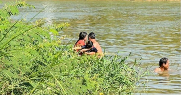 Đắk Nông: Phát hiện 2 cháu nhỏ tử vong dưới ao nước trong thôn
