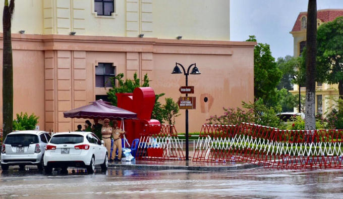 Đột kích “đại bản doanh” tại Hải Phòng có hơn 300 người Trung Quốc liên quan đến đường dây đánh bạc khủng