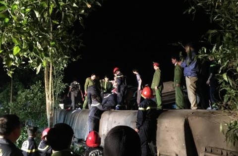 Vụ tai nạn đường sắt ở Huế: Đã đưa thi thể Phó trưởng tàu SE2 ra ngoài