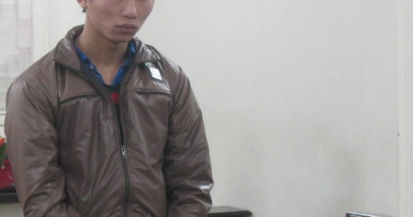 Cầm dao đâm người sau bữa cơm tất niên Cầm dao đâm người sau bữa cơm tất niên