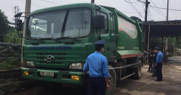 Xử phạt nghiêm xe chở rác thải để rơi vãi