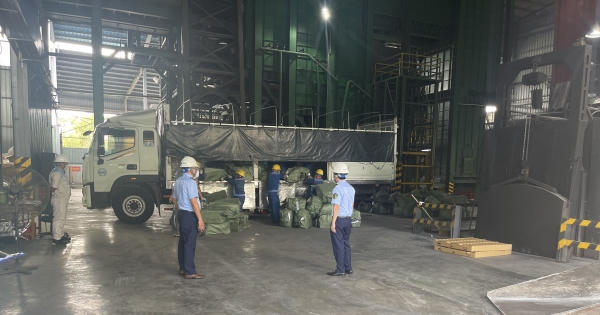Tiêu hủy gần 3 tấn thịt vịt, trứng gà non không rõ nguồn gốc xuất xứ