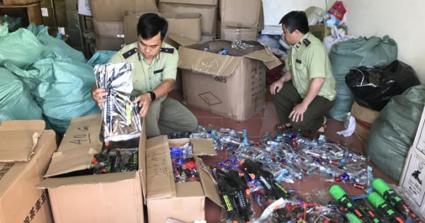 Gia Lai: Phát hiện hơn 1000 cây súng nhựa Trung Quốc tại tiệm bán đồ chơi trẻ em