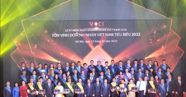 Tôn vinh khát vọng làm giàu gắn với trách nhiệm xã hội của doanh nhân Tôn vinh khát vọng làm giàu gắn với trách nhiệm xã hội của doanh nhân