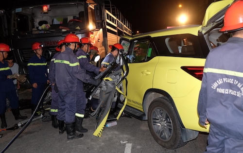 Vì sao liên tiếp xảy ra tai nạn giao thông ngay dưới chân cầu sông Hàn