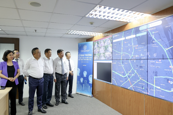 Hà Nội khai trương thí điểm Trung tâm Điều hành giao thông thông minh Hà Nội khai trương thí điểm Trung tâm Điều hành giao thông thông minh
