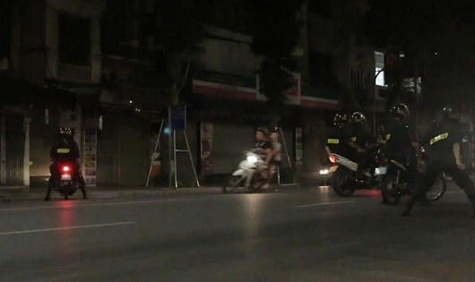 Hà Nội: Ám ảnh trò chơi 'tốc độ tử thần' của 'quái xế'