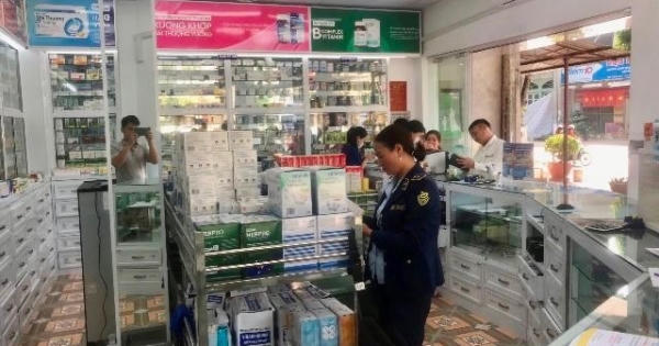 Một nhà thuốc tiếp tục bị phạt vì bán thuốc kê đơn nhưng không có đơn thuốc