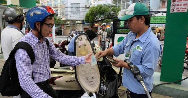 Hơn 3.500 tỉ đồng phải trả lại người đổ xăng Hơn 3.500 tỉ đồng phải trả lại người đổ xăng