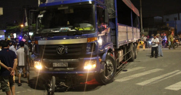 Bình Dương: Xe tải ôm cua cán người phụ nữ tử vong thương tâm