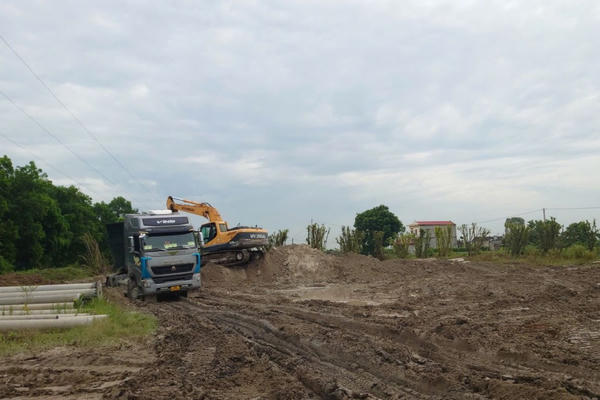 Khởi tố giám đốc Công ty Cổ phần sản xuất bê tông Việt Nhật chỉ đạo đổ chất thải trái phép