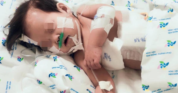 Sốc: Bé gái 10 tháng tuổi thủng thực quản, phổi kháng tất cả kháng sinh Sốc: Bé gái 10 tháng tuổi thủng thực quản, phổi kháng tất cả kháng sinh