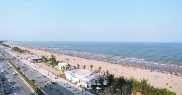 Kịp thời giải cứu du khách đuối nước tại biển Sầm Sơn