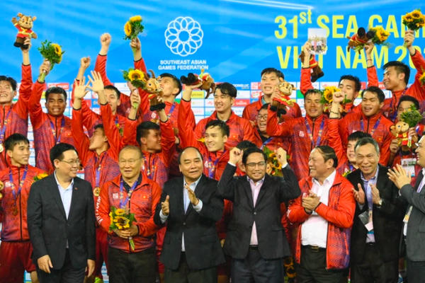 Bảo vệ “ngôi Vương”, vững vàng “ngôi Hậu”