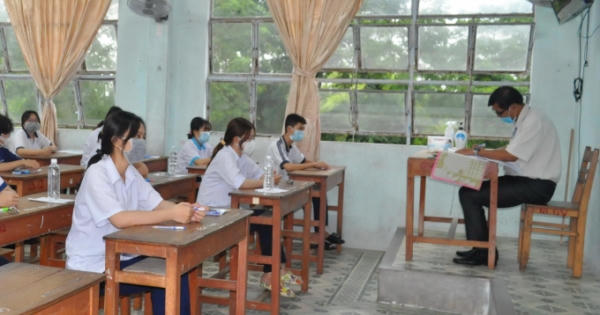 Cà Mau: Bài giảng được phát trên kênh truyền hình