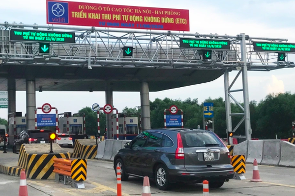 Miễn phí đường bộ cho các phương tiện vận chuyển hàng cứu trợ bão lũ