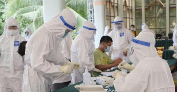 Cách nào ngăn chặn hiệu quả tình trạng nhân viên y tế nghỉ, thôi việc?