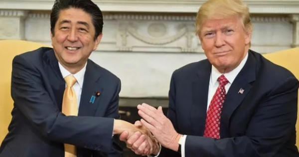 Thủ tướng Nhật Bản liên tiếp điện đàm với Tổng thống Mỹ về Triều Tiên