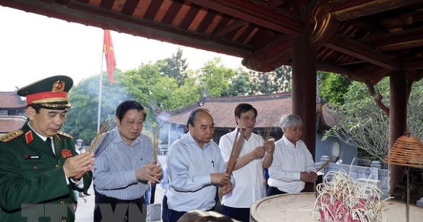 Chủ tịch nước dâng hương Tổ Mẫu Âu Cơ và Quốc tổ Lạc Long Quân