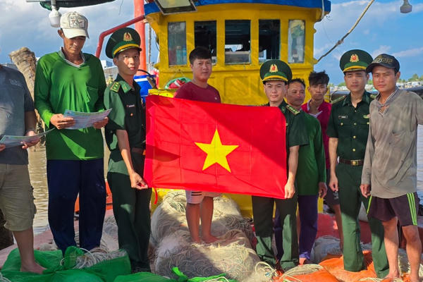 Cà Mau: Đồn Biên phòng Rạch Gốc đồng hành cùng ngư dân nói không với khai thác IUU