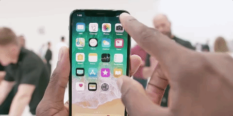 So sánh giao diện giữa iPhone X và iPhone 8 - Được gì và mất gì với chỗ khuyết trên màn hình