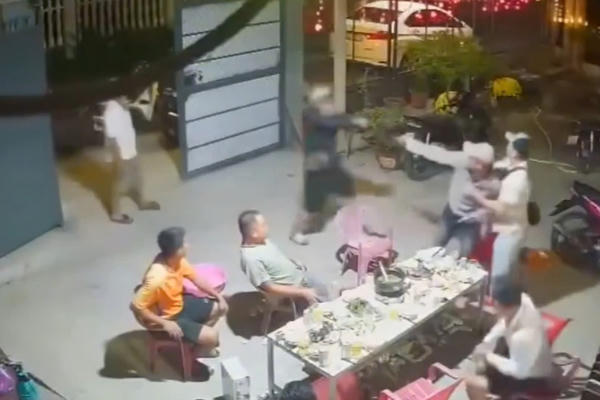 Truy tìm kẻ nổ súng trong vụ mâu thuẫn ở Bến Tre