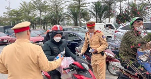 Người dân nên tránh đi vào 2 khung giờ cao điểm khi trở lại Thủ đô sau kỳ nghỉ Tết