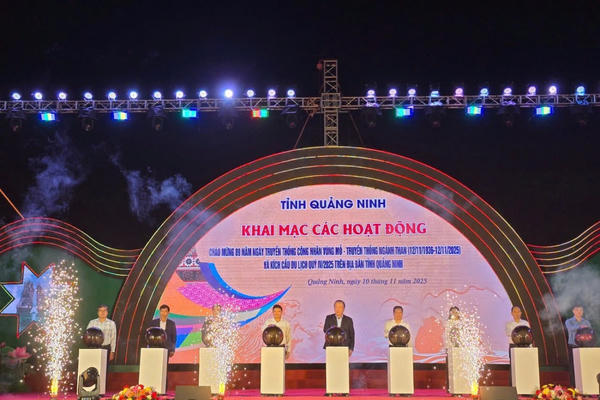 Không khí rộn ràng chào mừng kỷ niệm 89 năm truyền thống Công nhân vùng Mỏ tại Quảng Ninh