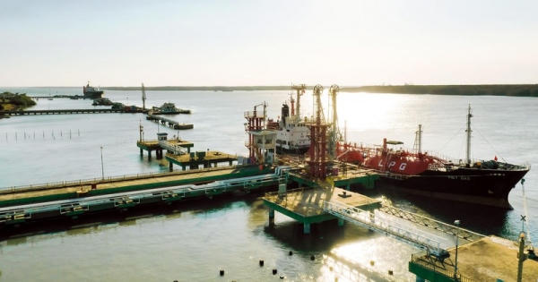 Thực hiện cam kết của Việt Nam tại COP26: Xu hướng điện khí LNG vì sao khó có thể "bùng nổ"?