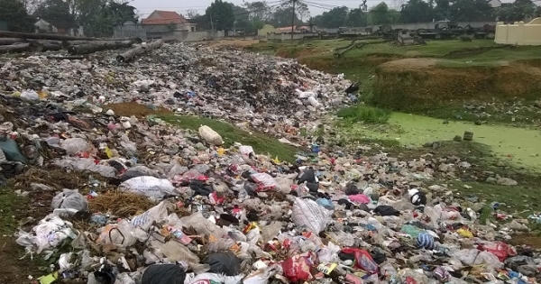 Nghệ An: Kinh hoàng "nghĩa địa rác"