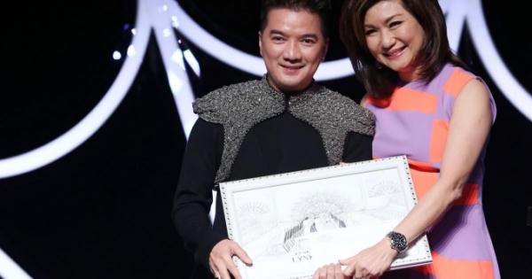 Đàm Vĩnh Hưng bất ngờ "kiếm" được 2.000 USD nhờ... mặc quá đẹp