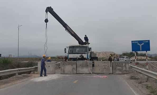 Quảng Ninh ban hành Văn bản chỉ đạo hỏa tốc sau vụ việc đổ đất, dựng trụ bê tông cách ly