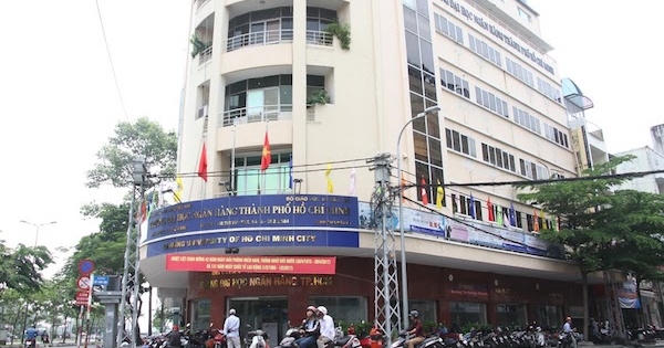 Cảnh cáo, không tái bổ nhiệm hiệu trưởng ĐH Ngân hàng TP.HCM