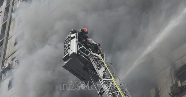 Hỏa hoạn tại Bangladesh: ít nhất 19 người thiệt mạng, nhiều người vẫn mắc kẹt và kêu cứu