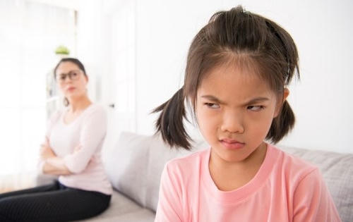 Tại sao trẻ nói tục?