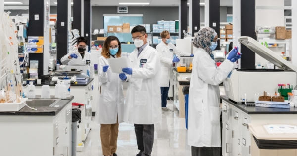 Vingroup nhận chuyển giao độc quyền công nghệ sản xuất vắc xin mRNA phòng Covid-19 tại Việt Nam