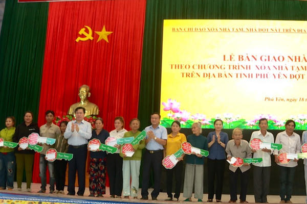 Phú Yên: Hoàn thành chương trình xóa nhà tạm, nhà dột nát Phú Yên: Hoàn thành chương trình xóa nhà tạm, nhà dột nát